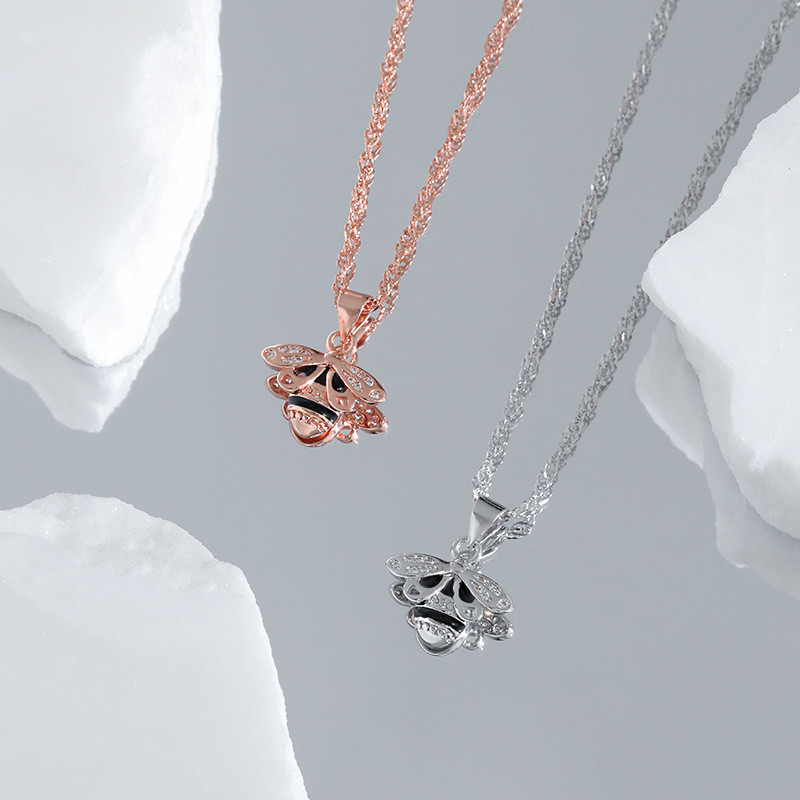 Original Design DIY Pendant Necklace Bohemian Light Luxury Honeycomb Water Wave Chain Niche Design Little Bee Necklace
