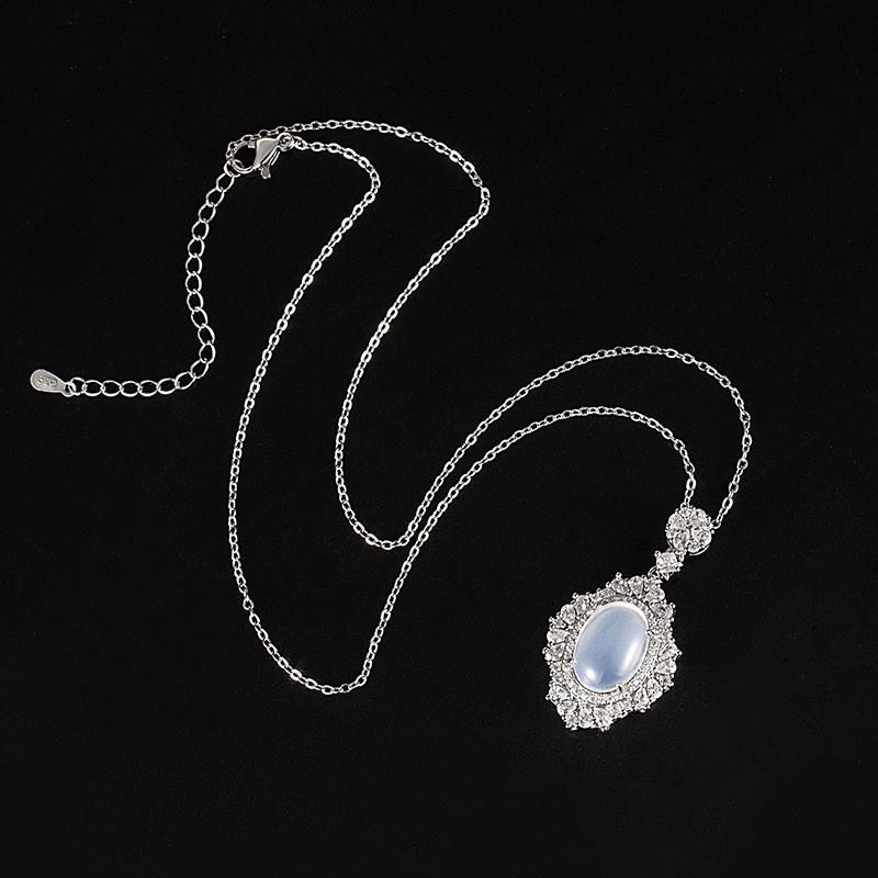 Imitation White Chalcedony Pigeon Egg Pendant 2024 New Sweater Chain Light Luxury High-end Exquisite Niche Temperament Necklace for Women