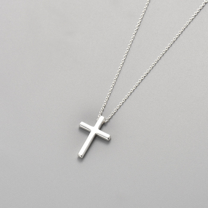 2024 New European and American Cross Necklace for Women, Simple and Petite Pendant, Elegant and Sweet Short Clavicle Chain for Women