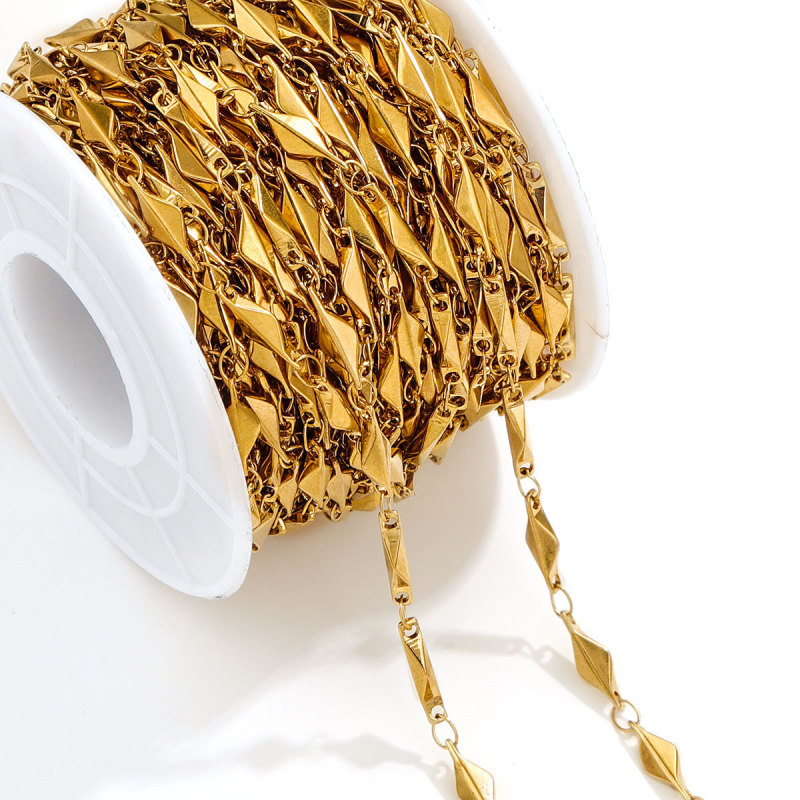 Light Luxury Versatile Geometric Handmade Rhombus Chain Stainless Steel Triangle Necklace Titanium Steel DIY Jewelry Accessories Chain