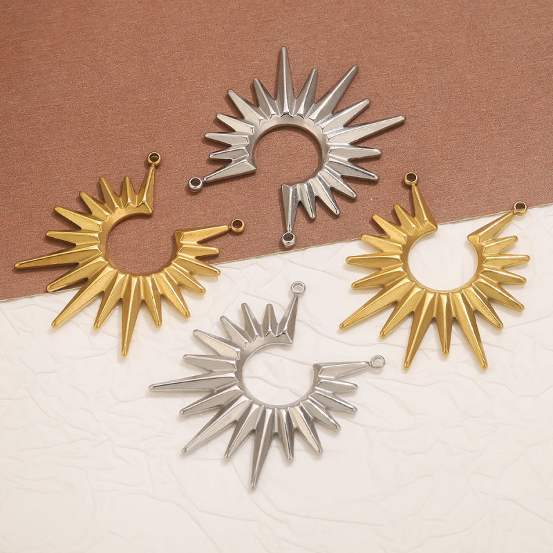 DIY Double Hole Radiant Sun Pendant Stainless Steel Jewelry Vintage Hanging Decoration Titanium Steel Jewelry Accessories