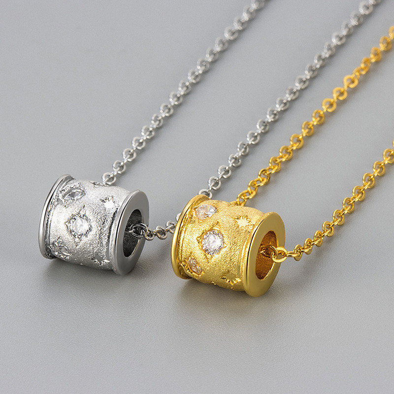 New Vintage Style Matte Roller Waist Pendant Necklace with Inlaid Diamonds, Retro Niche Design High-end Women's Pendant