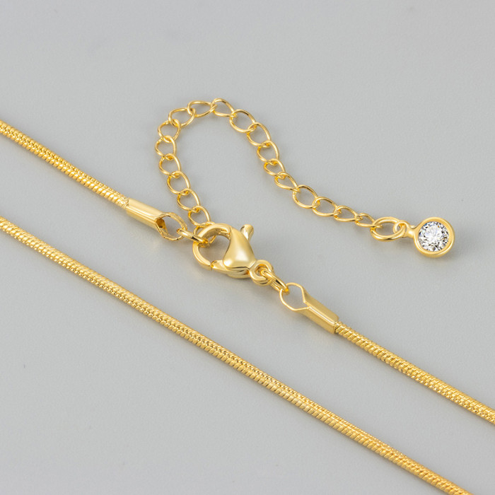 Thin Snake Bone Chain Layered Versatile Necklace for Women, Niche Design Universal Chain, Simple and High-End Clavicle Chain for Men and Women