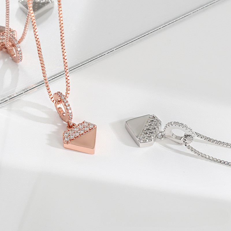 Original Design Internet Celebrity Style Pendant Necklace European and American Triangle High-end Design Sense Simple Diamond-like Necklace