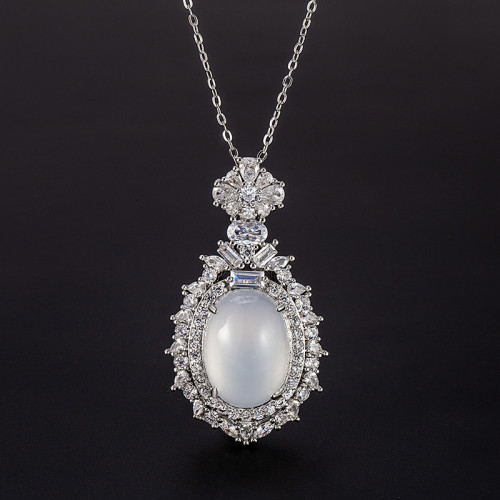 New Chinese Style Imitation White Chalcedony Egg Pendant Necklace for Women, High-End Luxury Imitation Jade Collarbone Chain Inlay