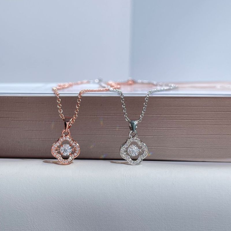 18K Rose Gold Beating Heart Gift for Girlfriend Fortune Turning Beating Pendant Dynamic Lucky Four-Leaf Clover Necklace