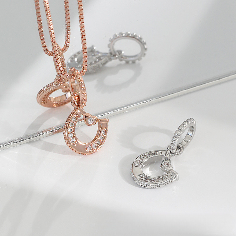 Original Design Heart Pendant Necklace Simple and Elegant Diamond-Encrusted Korean Style Horseshoe U-Shaped English Letter Necklace