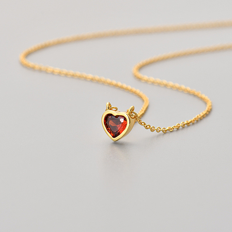European and American Fashion Red Heart Necklace Hot Selling Niche Versatile High-end Clavicle Chain Sweet Artistic Neck Chain Manufacturer
