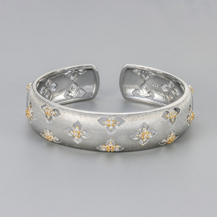 Vintage Minimalist Zircon Brushed Bracelet for Women, Light Luxury Niche High-end Feel, Elegant Jewelry, Hollow Four-leaf Clover Personality
