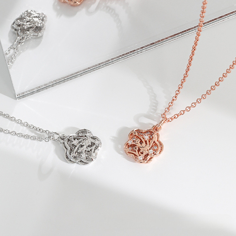 Detachable Double Layer Plum Blossom Pendant Necklace Original Design Gift for Girlfriend Commemorative Simple Versatile Peach Blossom Necklace