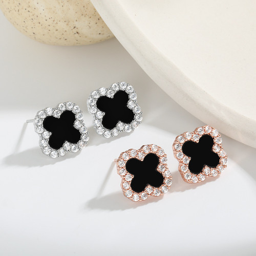 18K Black Chalcedony Versatile Fashion Earrings Classic Simple Style Inlaid Black Onyx Lucky Four-Leaf Clover Stud Earrings