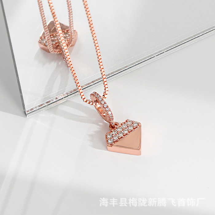 Original Design Internet Celebrity Style Pendant Necklace European and American Triangle High-end Design Sense Simple Diamond-like Necklace