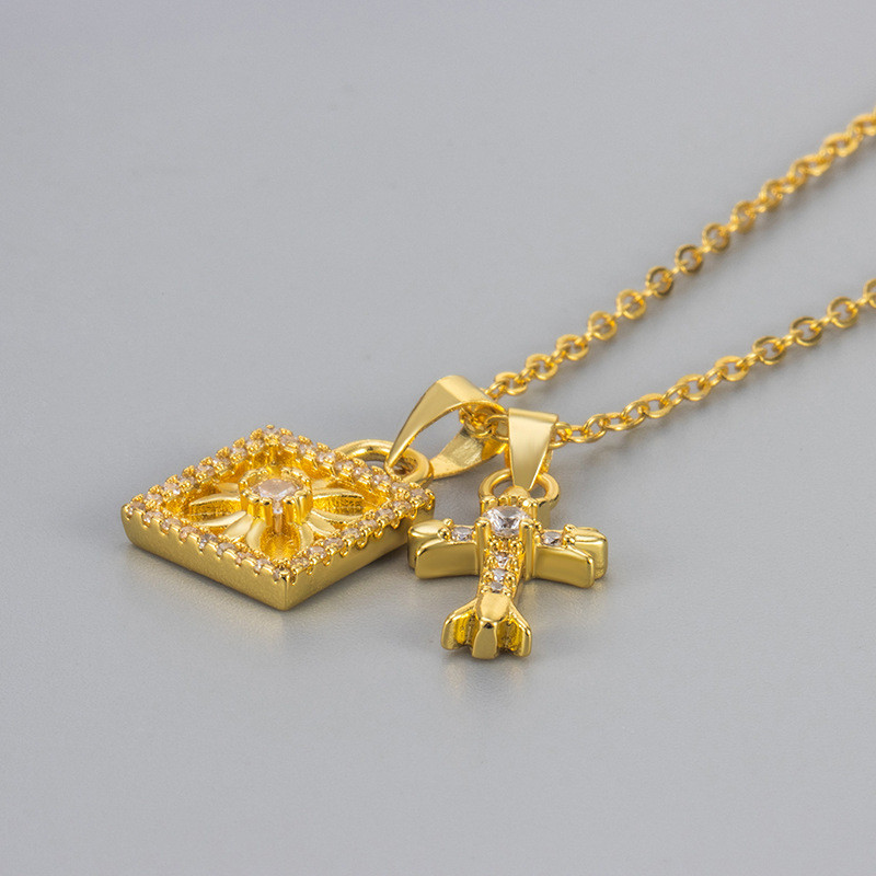 Full Diamond Cross Pendant Necklace 2025 New Model Light Luxury Versatile Niche High-end Exquisite Micro-inlaid Collarbone Chain