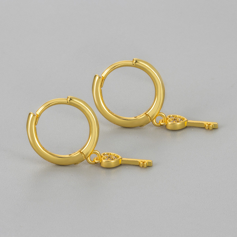 New Unique Design Niche Design Heart Key Earrings for Women Cute Small Daily Versatile Ear Accessories