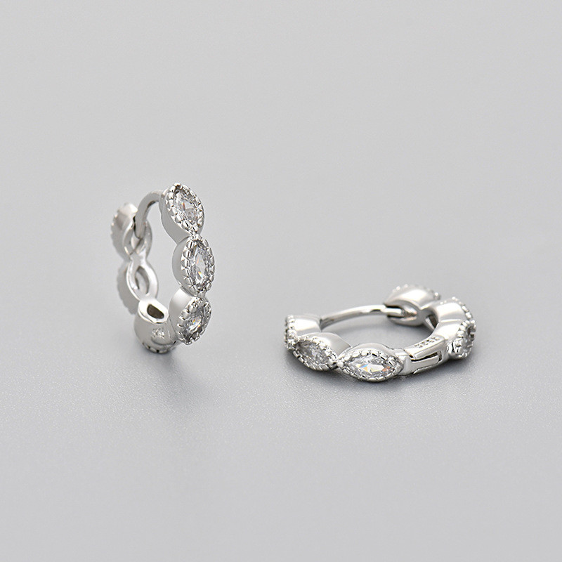 European and American Cross-Border Geometric Circle Horse Eye Stone Earrings for Women Water Wave Style Earrings Design Sense Light Luxury Simple Versatile Earrings