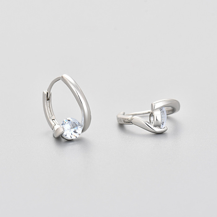 Round Cross Earrings Elegant Ear Clips Versatile Niche High-End Fashion Hoop Earrings New 2024