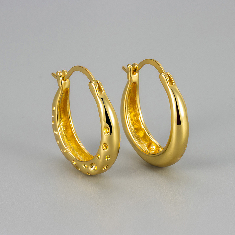 Minimalist Cold Style Hammer Texture Earrings Crater Ear Clips French Retro High-end Earrings for Women Versatile