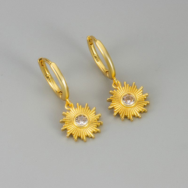 New Sunflower European and American Style Earrings Versatile Fashion Earrings with Zirconia Sunflower Shape Ear Clips for Women Daily Personality