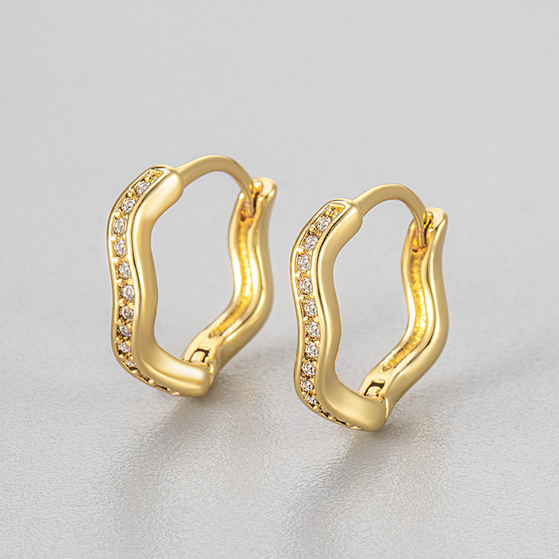 2024 New European and American Cross-Border Zircon Wave Earrings for Women, Niche High-End Feel, Ear Piercing Care, Sleep-Friendly, No Need to Remove Ear Clips