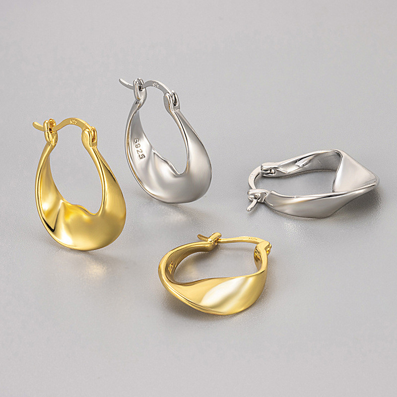 2024 New Fashion Smooth Earrings Trendy Fashion Ear Clips High-end Minimalist Twisted Earrings Commuting