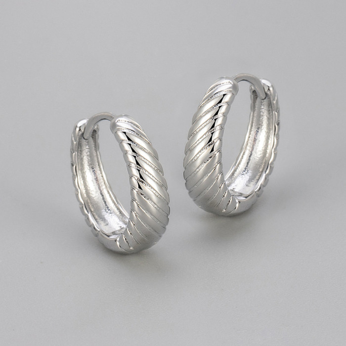 New Women's Threaded Hoop Earrings Fashion Commuting High-end Simple Versatile Niche Hoop Earrings