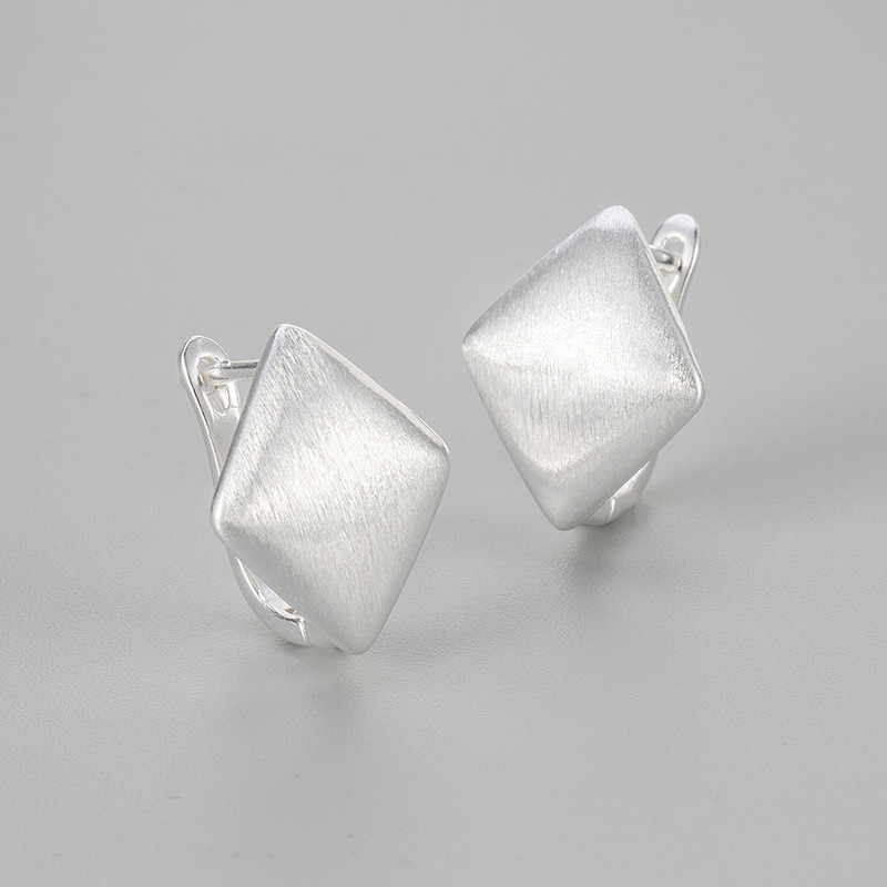 Vintage Matte Brushed Square Earrings Niche Design High-end Studs Elegant Minimalist Style Earrings 2024