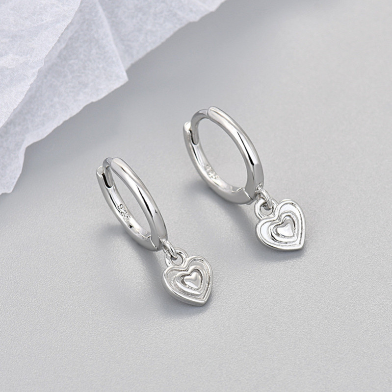 Japanese and Korean Sweet Heart Earrings for Women, Geometric Heart Shape, Elegant and Versatile, Export Light Luxury, Niche Design, High-end Feel Earrings