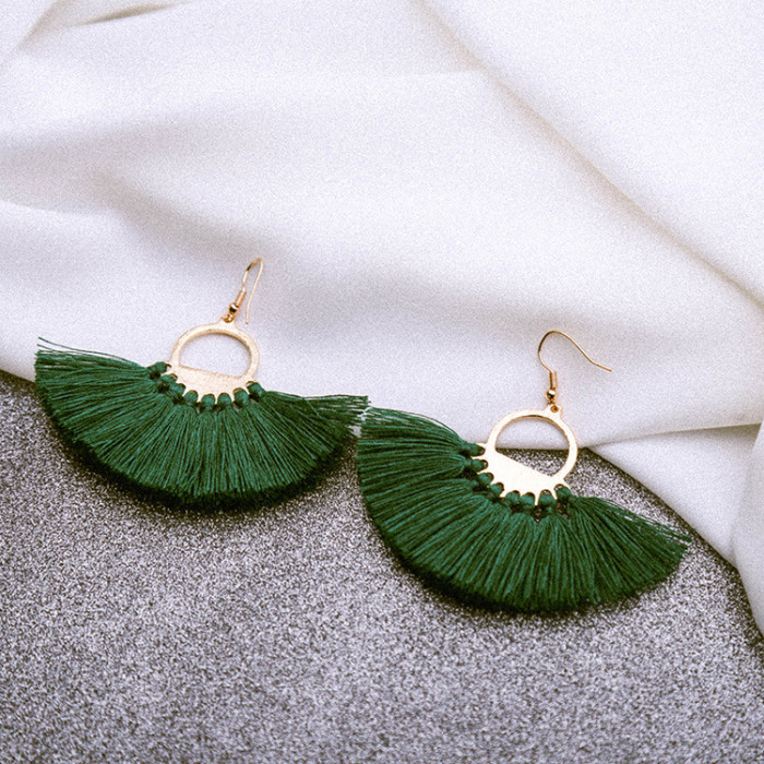 Autumn Winter New Earrings Fluffy Creative High-End Niche Handmade Rice Bead Stud Earrings Tassel Earrings for Women