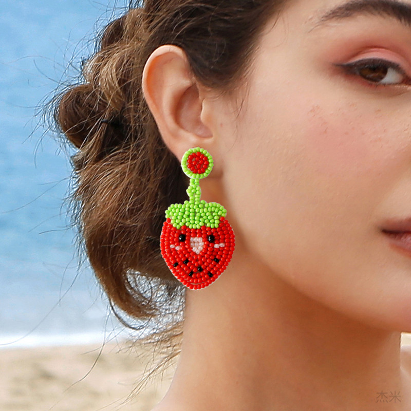 Summer New Bohemian Rice Bead Earrings Vacation Style Strawberry Pineapple Fruit Earrings Handmade Beaded Stud Earrings for Women