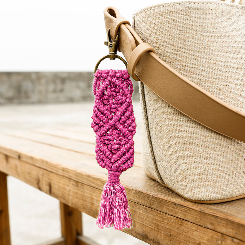 Cross-Border New Retro Ethnic Style Hand-Woven Keychain Pendant Shell Conch Cotton Rope Tassel Bag Pendant