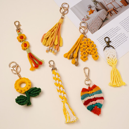 Bohemian Bag Pendant Ethnic Style Personality Leaf Tassel Small Pendant Keychain Cute Plush Ornament for Women