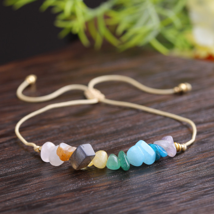 2025 New Colorful Crushed Stone Bracelet Niche Design Creative Hand Jewelry Summer Vibrant Friend Gift Bracelet for Stall