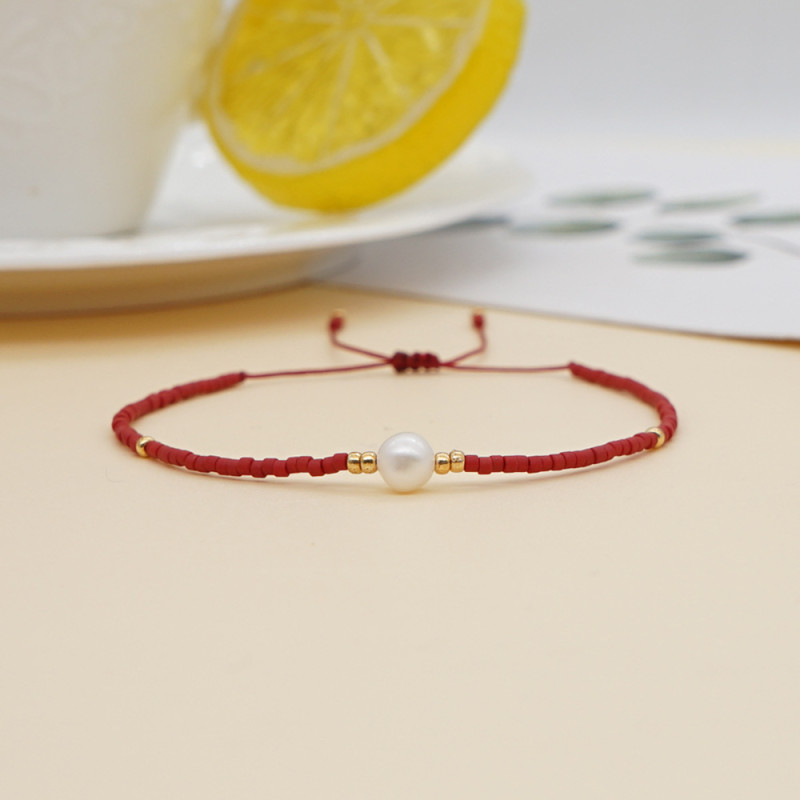 2025 Women's Elegant Red Rice Bead Woven Pearl Bracelet Simple and Graceful Daily Wear Temperament Beaded Thin Bracelet