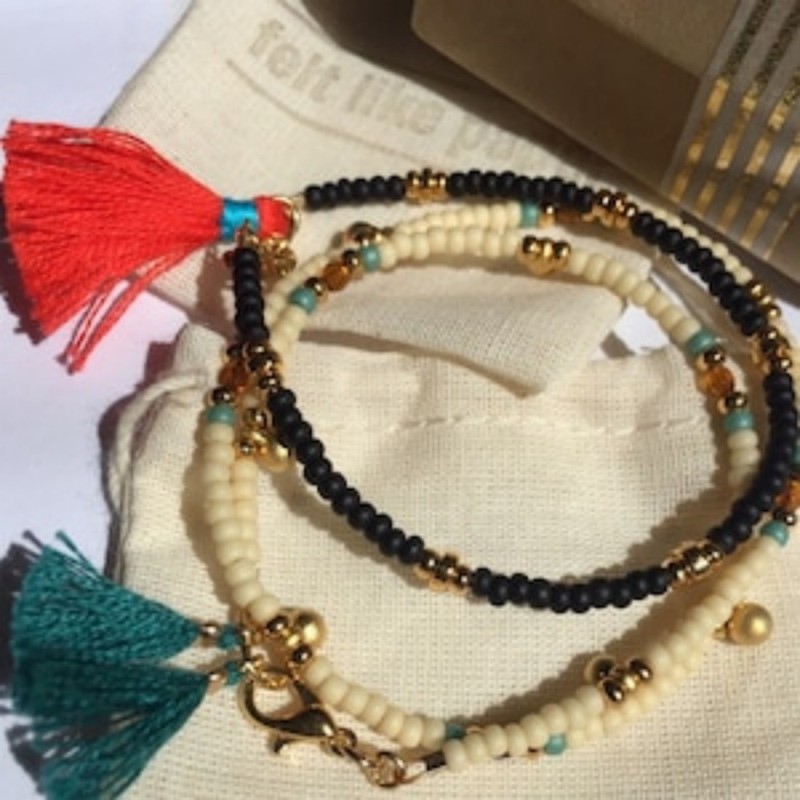 Forest Style Cotton Thread Tassel Bracelet Bright Red Contrast White Chain Lightweight and Lively Girl Style Hand Accessories