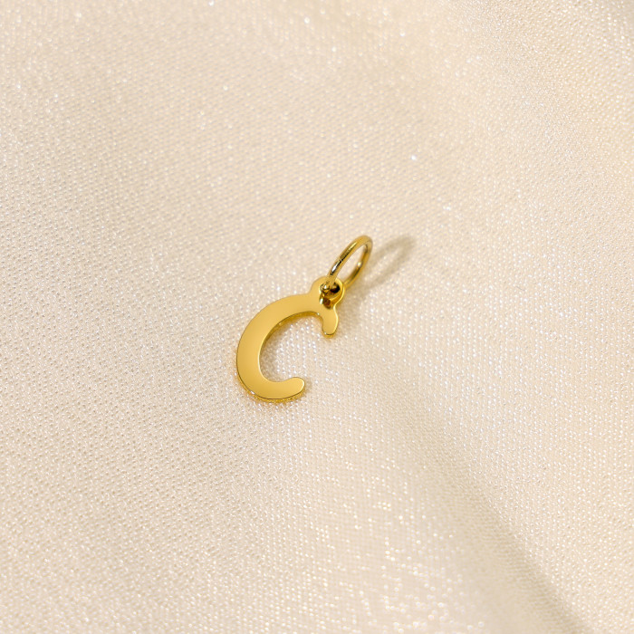 Hot Selling Simple Smooth Stainless Steel 26 English Alphabet Pendant Titanium Steel DIY Jewelry Accessories Wholesale