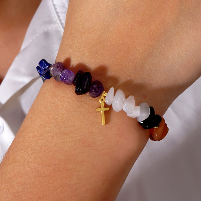 Custom Bohemian Style Valentine's Day Heart Pendant Crushed Stone Bracelet Cross Elastic Cord Jewelry Heart Bracelet