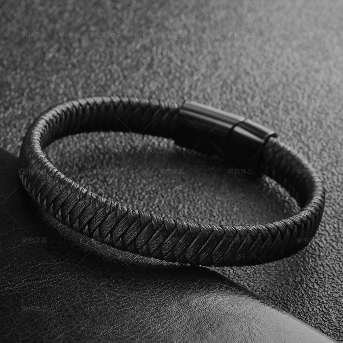 2022 New Alloy Men's Bracelet Simple Wear-resistant Cowhide Rope Woven Bracelet Jewelry Small Commodity Wholesale