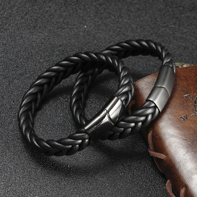 Cross-Border E-commerce Hot Sale Single Hand-Woven Braided Leather Rope Simple Titanium Steel Bracelet Wholesale Men's Leather Bracelet