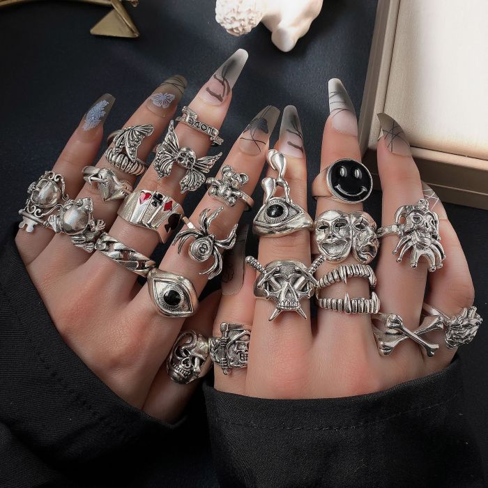 Amazon Vintage Tears 24-Piece Ring Set Cross-Border Alloy Personalized Poker Card Smiley Face Rings Wholesale