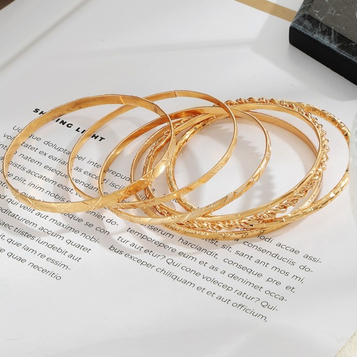 INS Style Multi-layer Bracelet Set for Women, Personality and Temperament Alloy Geometric Stacking Bracelet Set, 7-pi...