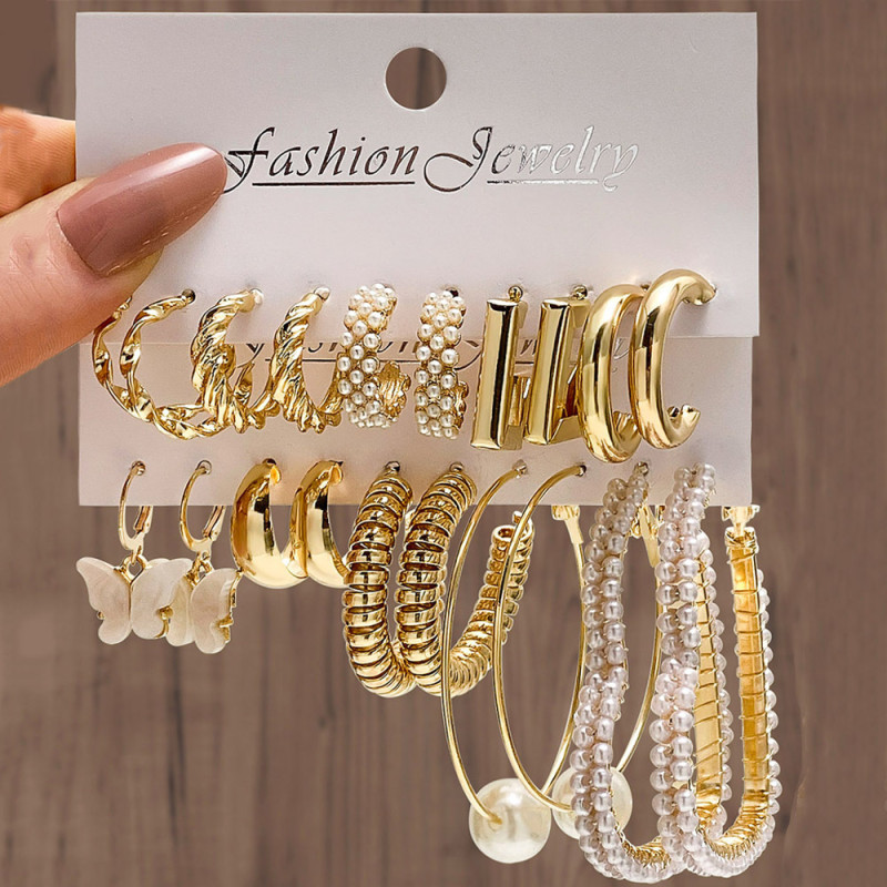 Cross-Border New Metal Earrings High-End Sense Ear Hoop Geometric Earrings Vintage Butterfly Love Heart Earrings Earrings