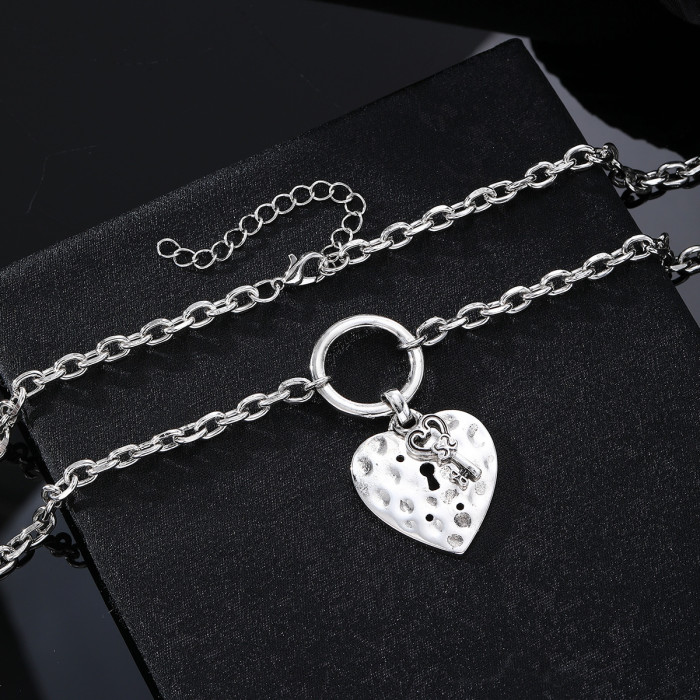 Heart Hammered Pattern Necklace Personality Exaggerated Retro Vintage Fashion Necklace Versatile Pearl Chain Necklace