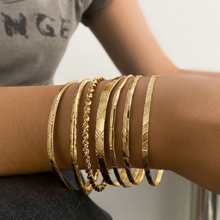 INS Style Multi-layer Bracelet Set for Women, Personality and Temperament Alloy Geometric Stacking Bracelet Set, 7-pi...