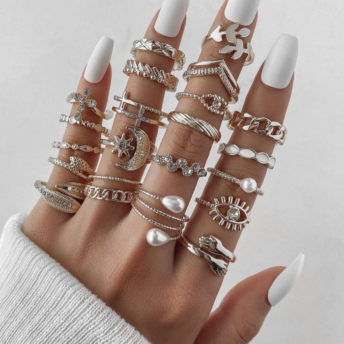 Electroplated Black Butterfly Inlaid Diamond Ring Mixed Batch Pearl Ring Women's Niche High-End Knuckle Ring 23-Piece...