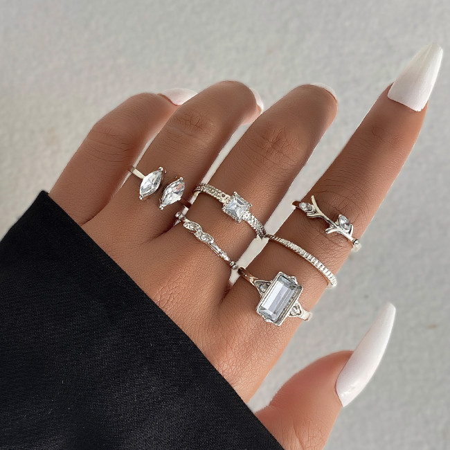 European and American Cross-Border Ring Retro Niche Diamond Ring for Women Inlaid Diamond Sugar Cube Alloy Ring Set Wholesale for Ladies