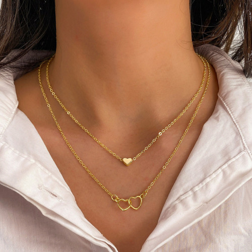 European and American New Hollow Cross Heart Pendant Necklace for Women, Minimalist Style, Elegant and Luxurious, 2-Piece Jewelry Set