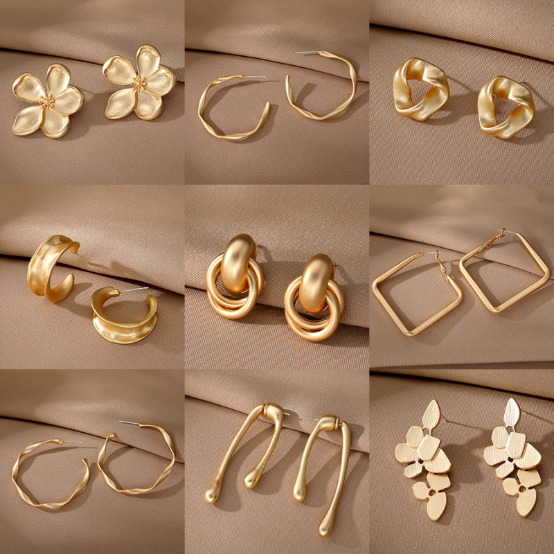 European and American Style Gold Geometric Earrings for Women, High-End Large Hoop Earrings, Minimalist Style Ear Hoops, Ear Jewelry, Ear Clips Wholesale