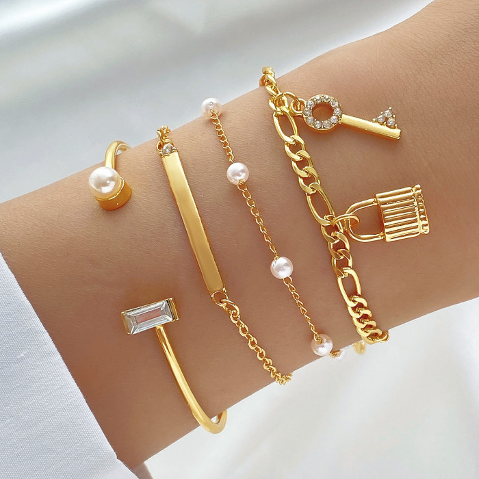 Jewelry Imitation Pearl Open Bracelet Set for Women, Inlaid Diamond Heart Key Alloy Lock Bracelet 4-Piece Set