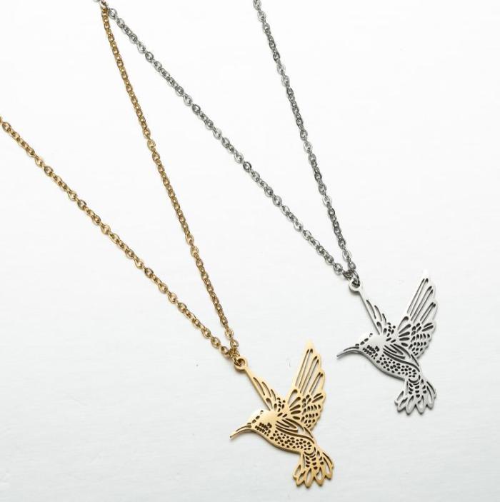 New Stainless Steel Hummingbird Pendant Clavicle Chain Ins Female Short Bird Swallow Simple Animal Necklace Wholesale