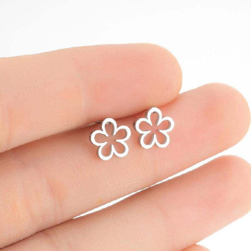 Korean Dongdaemun Fashion Versatile Fresh Stainless Steel Hollow Flower Stud Earrings French Retro Flower Stamen Earrings